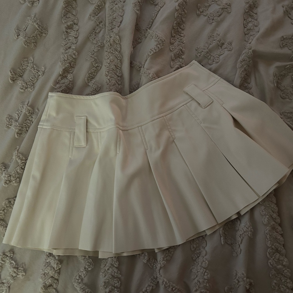 Love Tree Off-White Skirt